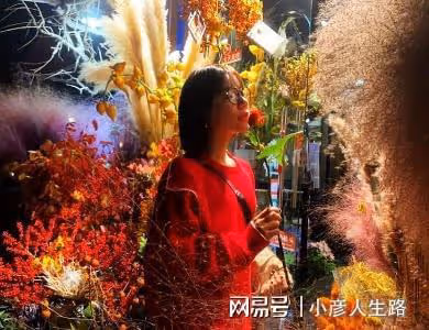 40歲歌手丁當戀情曝光，小15歲男友顏值帥氣，曾擔任金城武的替身