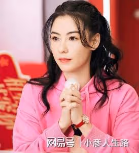 媒體曝張柏芝疑似懷第4胎?小腹凸起用抱枕遮擋,3胎生父身份未知