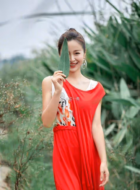 高圓圓帶女兒與江一燕聚餐,2歲Rhea側顏好漂亮