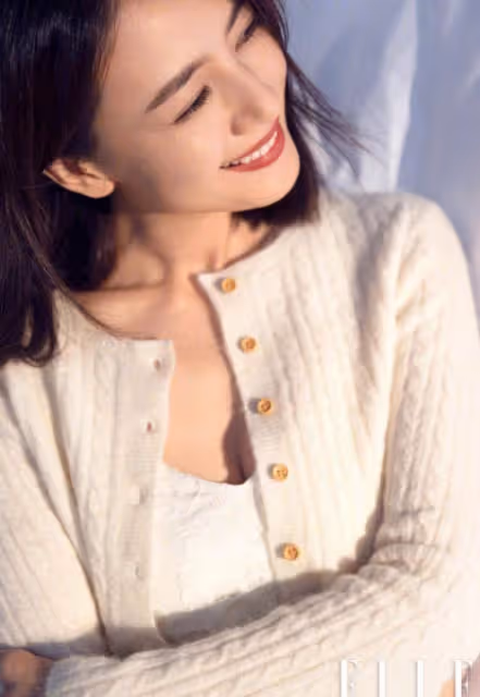 高圓圓帶女兒與江一燕聚餐,2歲Rhea側顏好漂亮