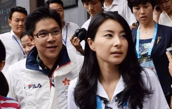 霍啟剛為郭晶晶慶生曬照,自稱是老夫少妻,就餐餐廳真的很平價了