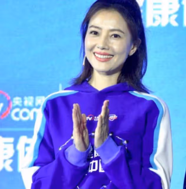 趙又廷秀恩愛!高圓圓陪他外出吃飯簡單慶生,感慨心態年輕最重要