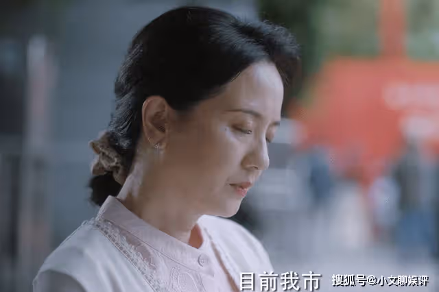 《我們這十年》躲不掉的套路，強送的銀行卡，處處透露著為官的無奈