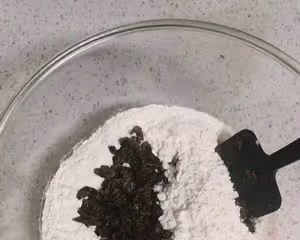 普通麵粉做無糖少油不用手揉的提子麵包