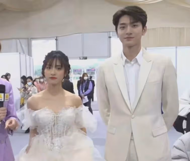 《我的反派男友》沈月合作7位男神!《小美好》和胡一天戲外尷尬,和王鶴棣是真感情好