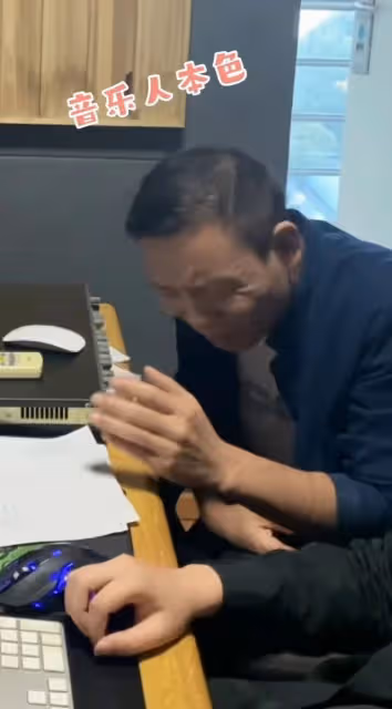 祁隆家暴風波後罕露面！甜喊任靜顯親近，付笛生現身合作被逼急眼