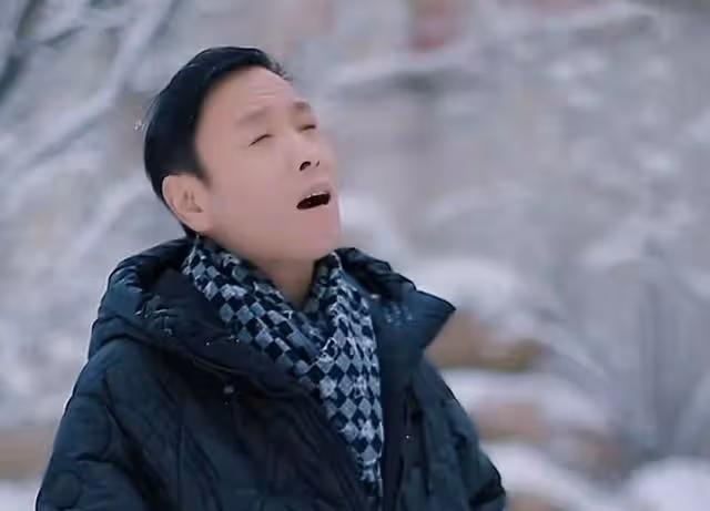 祁隆家暴風波後罕露面!甜喊任靜顯親近,付笛生現身合作被逼急眼