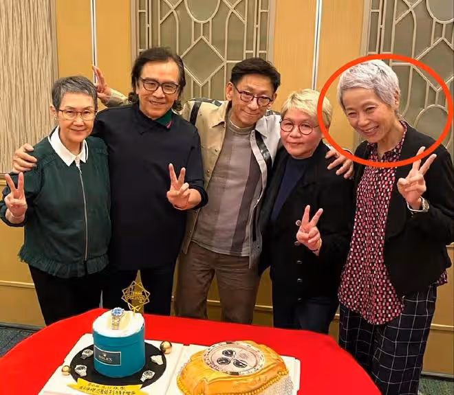 「許仙」葉童曝近況!滿頭白髮出席生日宴,與趙雅芝晚年截然不同