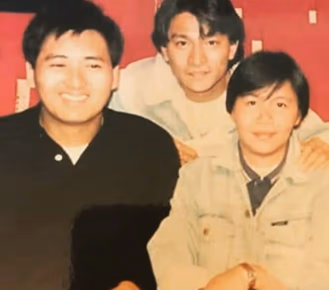 知名娛記生日會眾星雲集!葉童頂滿頭白髮示人,姜大衛夫婦秀恩愛