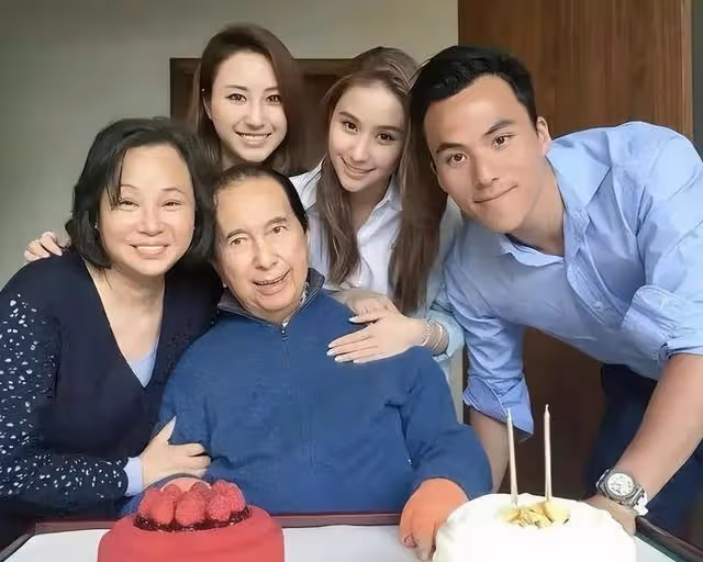 恭喜!賭王千金未婚夫升職成高級消防隊長,坐辦公室每月薪酬8萬