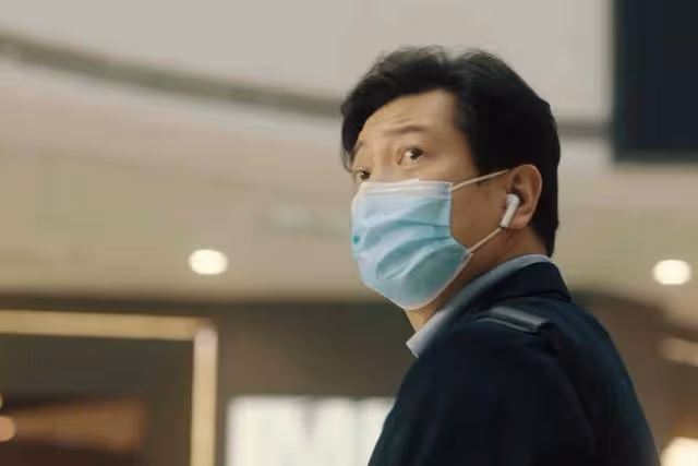 原本想衝著閆妮追《堅持》，我卻被這位46歲的男二號驚艷了