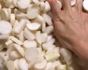 泡一瓶酸辣蘿蔔吧
