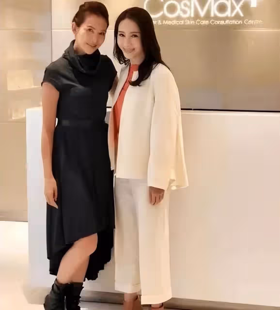 黎姿到底有多美？51歲黎姿罕見露臉，貴婦氣息很足，把小9歲的張柏芝比下去了，網友：姜還是老的辣！