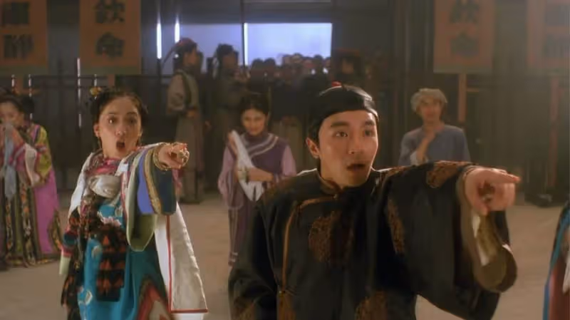 這位公認的香港喜劇之王,用了整整30年,新片票房終於超越周星馳!