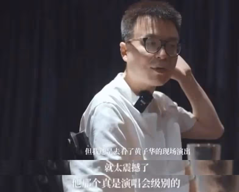 這位公認的香港喜劇之王,用了整整30年,新片票房終於超越周星馳!