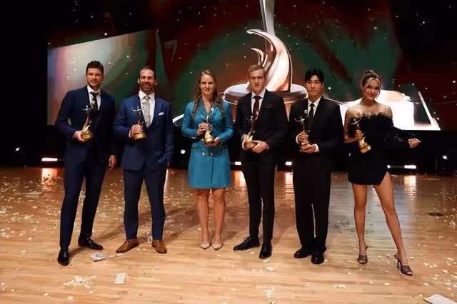 1米75谷愛凌和1米85黃大憲合影!中國美女遇到韓國明星,笑容燦爛