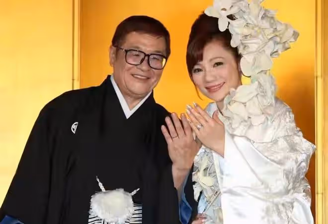 曝知名喜劇演員車禍去世,享年81歲,與三婚妻子分居住垃圾堆