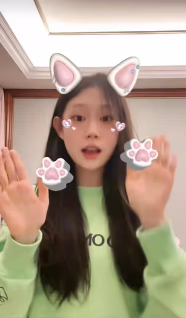 小瀋陽15歲女兒近照驚艷!顏值逆襲身材高挑,被贊國際范十足