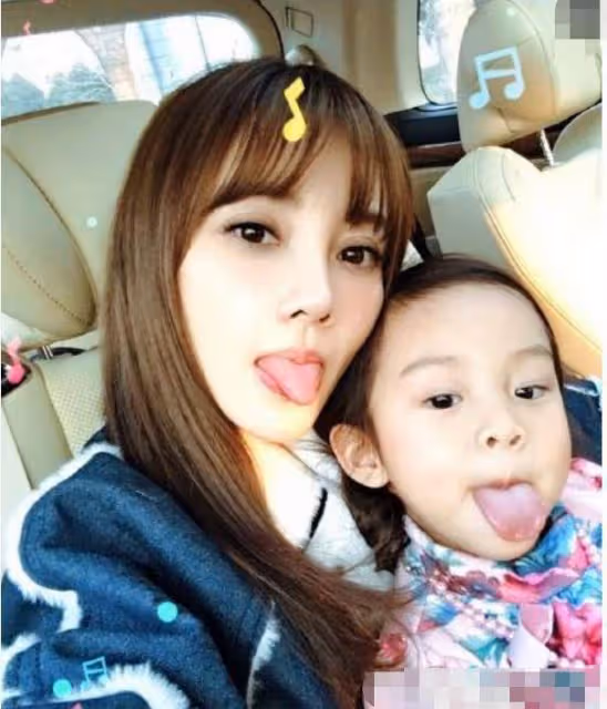 生女兒的明星,馬伊琍女兒腿超細,陳赫女兒超甜,王菲育女觀很正