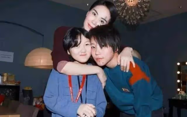 生女兒的明星,馬伊琍女兒腿超細,陳赫女兒超甜,王菲育女觀很正