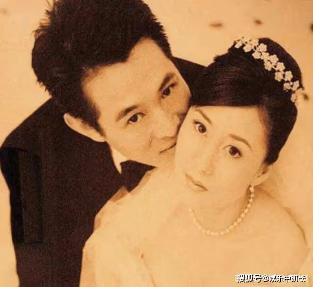 李連杰對利智一見鍾情,轉而對孕妻說:我遇到真愛了