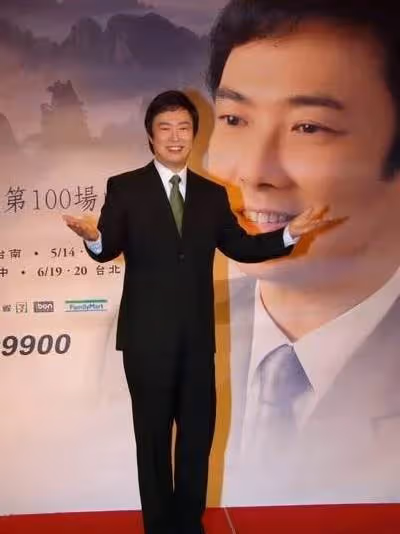 大愛!身後欲捐20億財產,歌壇長青樹「資助458孩童」長達8年,2千萬公益捐款明細出爐,引退心聲有洋蔥