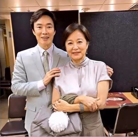 大愛!身後欲捐20億財產,歌壇長青樹「資助458孩童」長達8年,2千萬公益捐款明細出爐,引退心聲有洋蔥