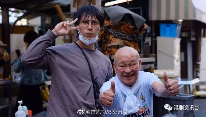 TVB小生與日籍太太婚紗相曝光!老婆著低胸碎花白紗海邊留影