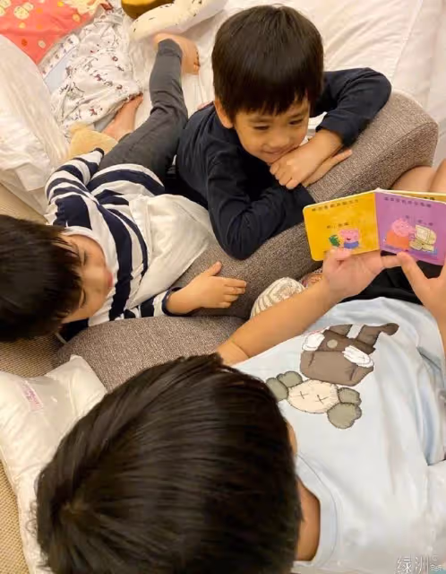 林志穎和kimi騎自行車,11歲兒子身高快趕上爸爸,膚色健康有肌肉