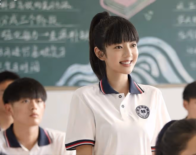 看臉是美女，一看脖子全完蛋！這些被短脖子拖累的女星，太慘了