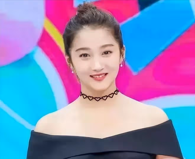 看臉是美女,一看脖子全完蛋!這些被短脖子拖累的女星,太慘了