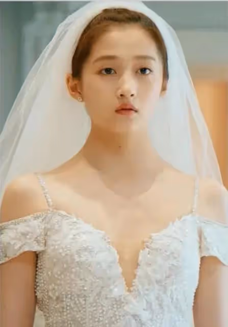 看臉是美女,一看脖子全完蛋!這些被短脖子拖累的女星,太慘了