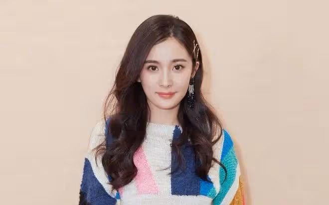 看臉是美女,一看脖子全完蛋!這些被短脖子拖累的女星,太慘了
