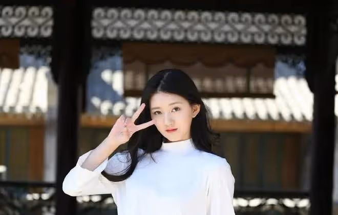 看臉是美女,一看脖子全完蛋!這些被短脖子拖累的女星,太慘了