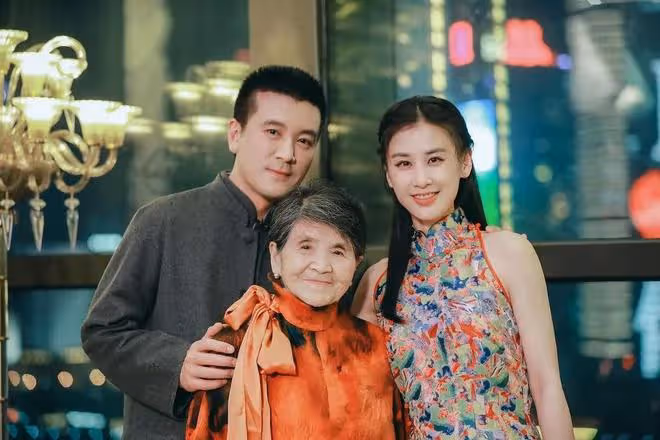 新歡撞臉舊愛?陳曉兩任都是「包子臉」,吳彥祖兩任像孿生姐妹