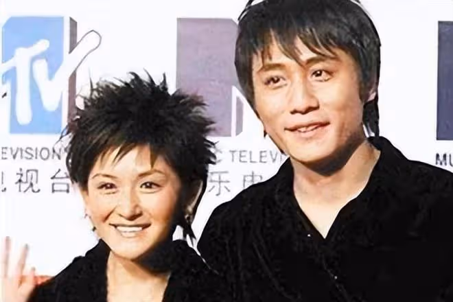 新歡撞臉舊愛?陳曉兩任都是「包子臉」,吳彥祖兩任像孿生姐妹