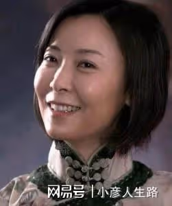 柯藍:年少成名23歲年薪百萬,感情生活從不間斷,今50歲依然單身
