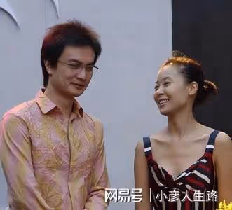 柯藍:年少成名23歲年薪百萬,感情生活從不間斷,今50歲依然單身