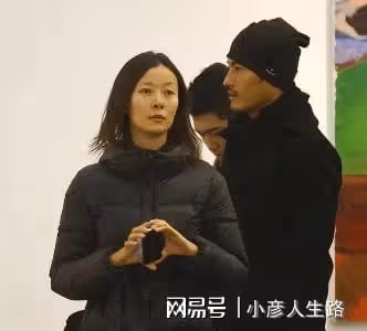 柯藍:年少成名23歲年薪百萬,感情生活從不間斷,今50歲依然單身