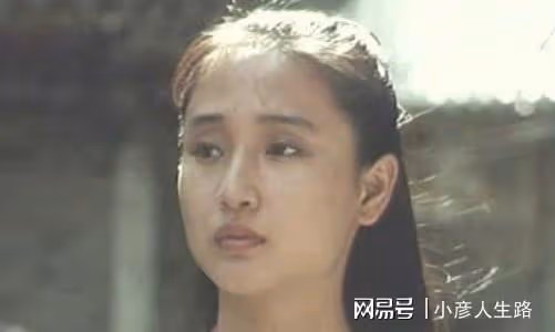 柯藍:年少成名23歲年薪百萬,感情生活從不間斷,今50歲依然單身
