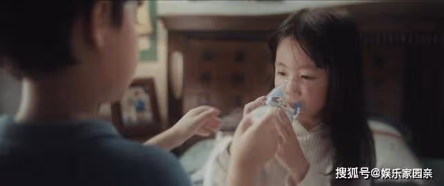 《追光者》中羅源為什麼不能說話?羅源是是羅本的親妹妹嗎