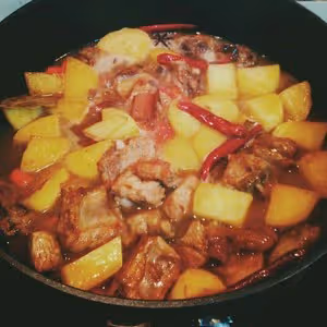 辣味土豆燒排骨