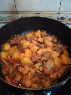 辣味土豆燒排骨