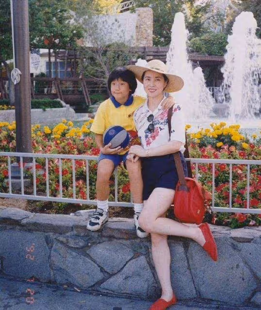 林鳳嬌年輕時有多美？遠甩小20歲的吳綺莉幾條街