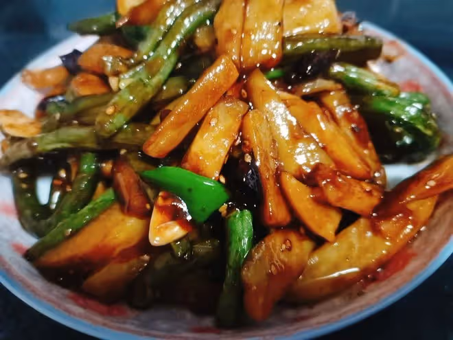 家常菜——土豆燒豆角