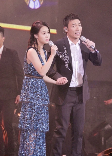 重踏4年前與黃心穎合唱舞台 許志安:過去就過去了