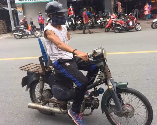男子15歲中大獎，不想把錢分家人，與家人斷絕關系，後揮霍一空，65歲求助家人遭拒，網友：咎由自取