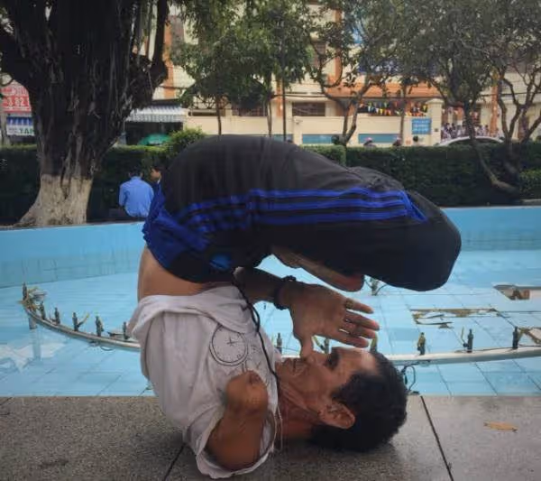男子15歲中大獎，不想把錢分家人，與家人斷絕關系，後揮霍一空，65歲求助家人遭拒，網友：咎由自取