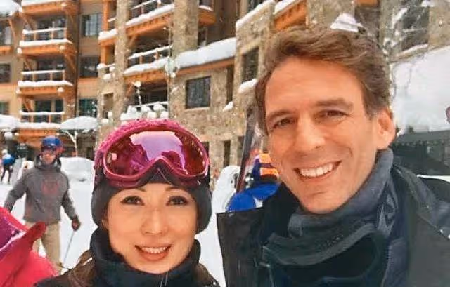 《唐伯虎點秋香》中的冬香才是真美女！美貌不輸鞏俐「連秋香都比不上」，18歲女兒膚白貌美混血氣息十足