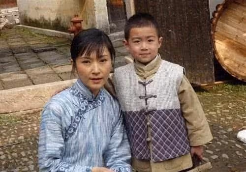 她被稱臺灣第一美人純天然的美，如今54歲演不了大媽，一生只談一次戀愛，網友：歲月不敗美人